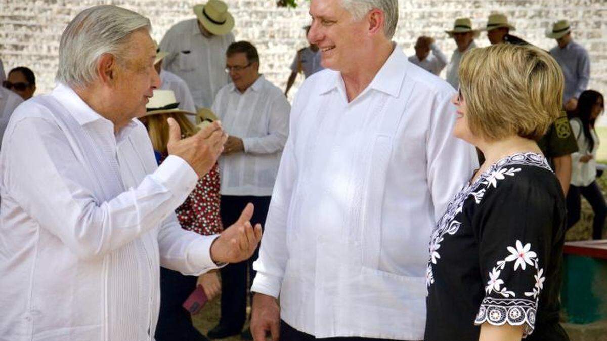 Mexican President Andrés Manuel López Obrador, left, hosted a luncheon for Cuba’s leader Miguel Díaz-Canel and his wife, Lis Cuesta Pereza, during an official visit on Saturday, Feb. 11, 2023.