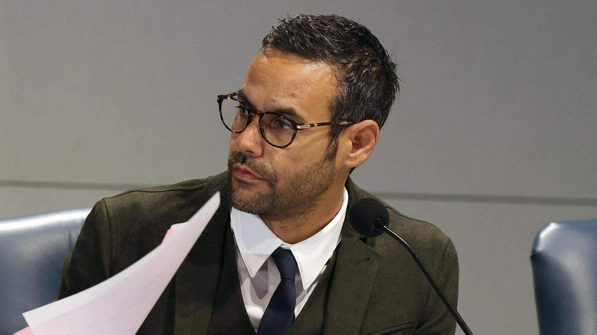 Miami Beach Commissioner David Suarez attends a meeting at the Miami Beach Convention Center on Dec. 13, 2023.