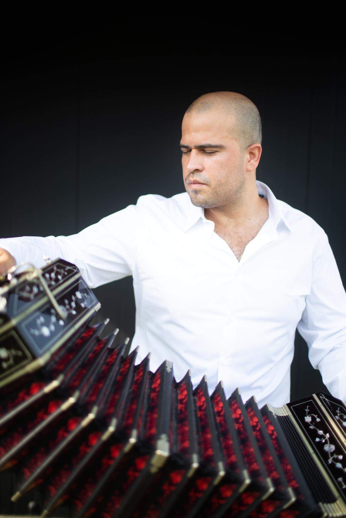 Award-winning bandoneon player Juan Pablo Jofre performs a tribute concert to Astor Piazzolla with Symphony of the Americas.