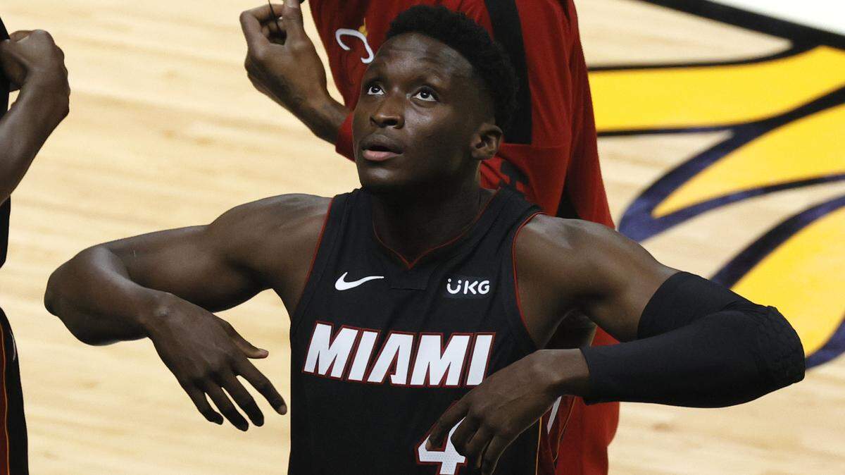 El escolta del Heat, Victor Oladipo, antes del juego contra los Cavaliers en el AmericanAirlines Arena, el 3 de abril de 2021 en Miami, Florida.