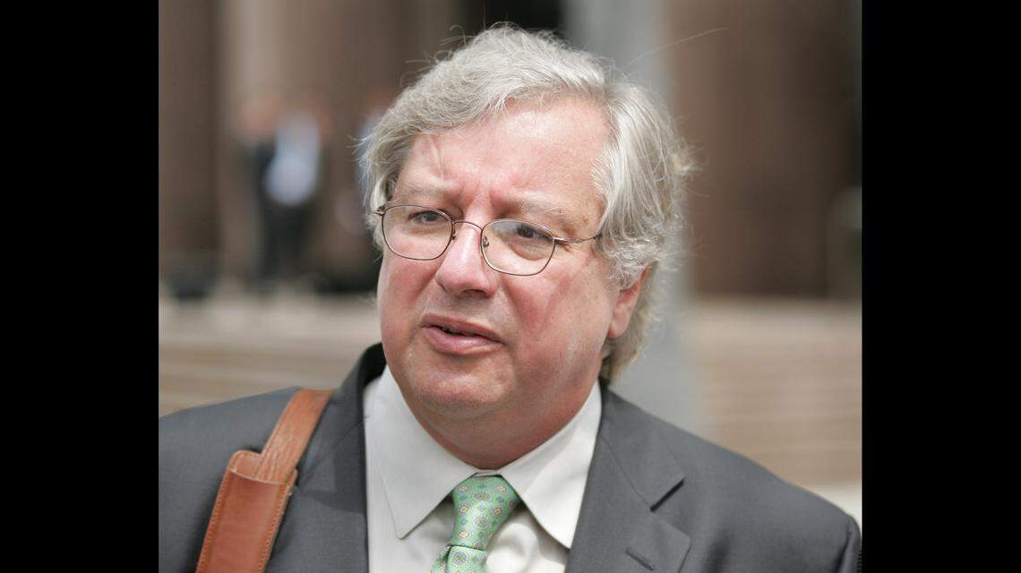 In this file photo from June 6, 2007, attorney Richard J. Ovelmen was at Miami’s Federal Courthouse representing the Miami-Dade County School Board on the “Vamos a Cuba” children’s book case.