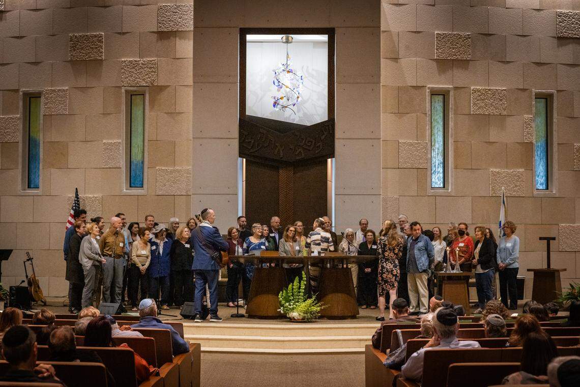 Temple Beth Am, a Reform synagogue in Pinecrest, welcomed new members from Temple Beth Or.