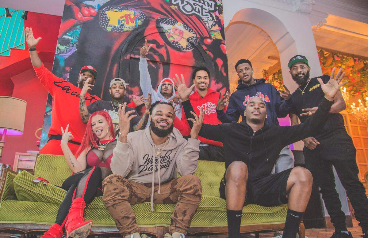 Cannon and his crew show off at a good Insta spot at the new Wild ‘N Out.