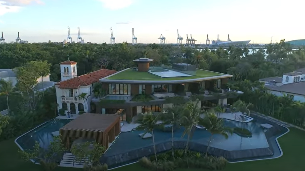 Stuart Miller sold his 27,305-square-foot single-family home for $49.5 million. The home is designed by the Miami Beach-based architecture firm DOMO Architecture + Design. 