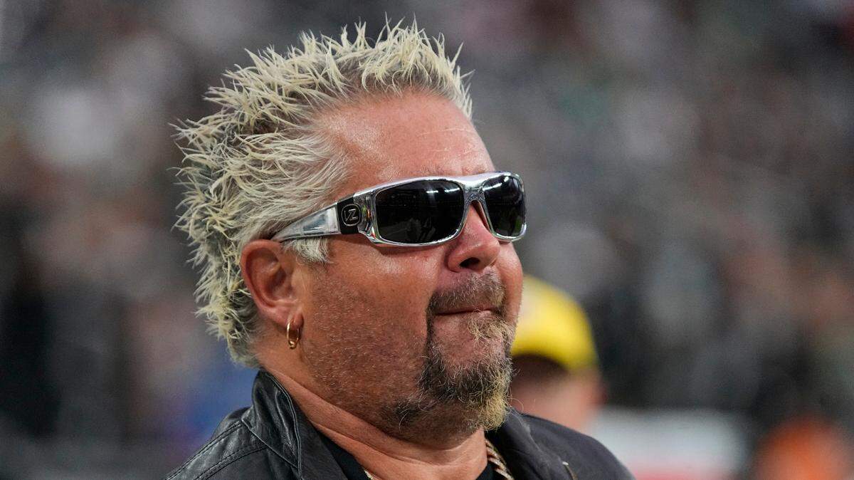 A former waiter has accused Guy Fieri’s restaurant, Downtown Flavortown, of breaking federal labor laws on pay, according to a lawsuit filed against its operator.