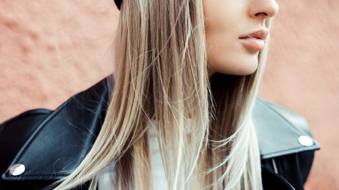 Gorgeous hair is our current ‘mane’ squeeze. Here is advice on how to achieve luscious locks now