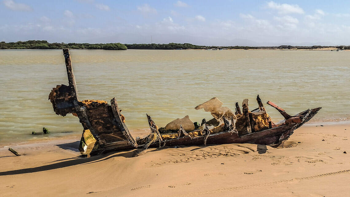 U.S. air strikes keep blowing up cocaine-laden boats, but the drugs keep flowing