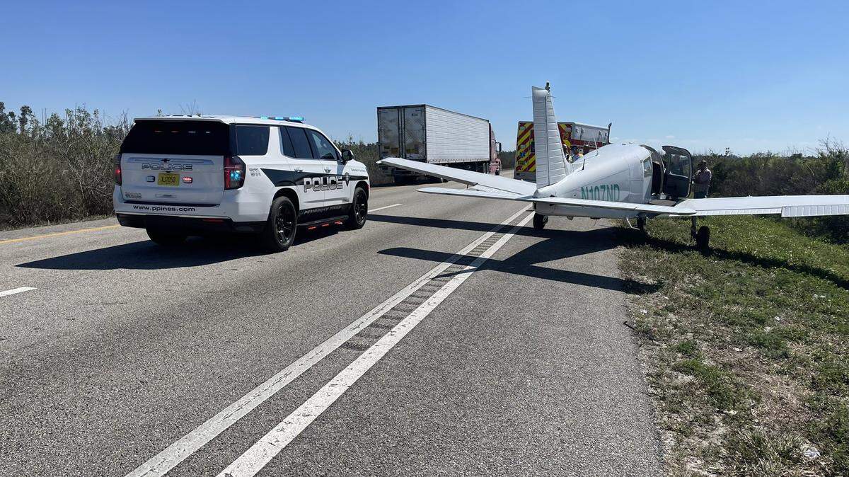 A fixed-wing single engine plane made an emergency landing on US-27 in Broward after experiencing engine troubles, Pembroke Pines police said.