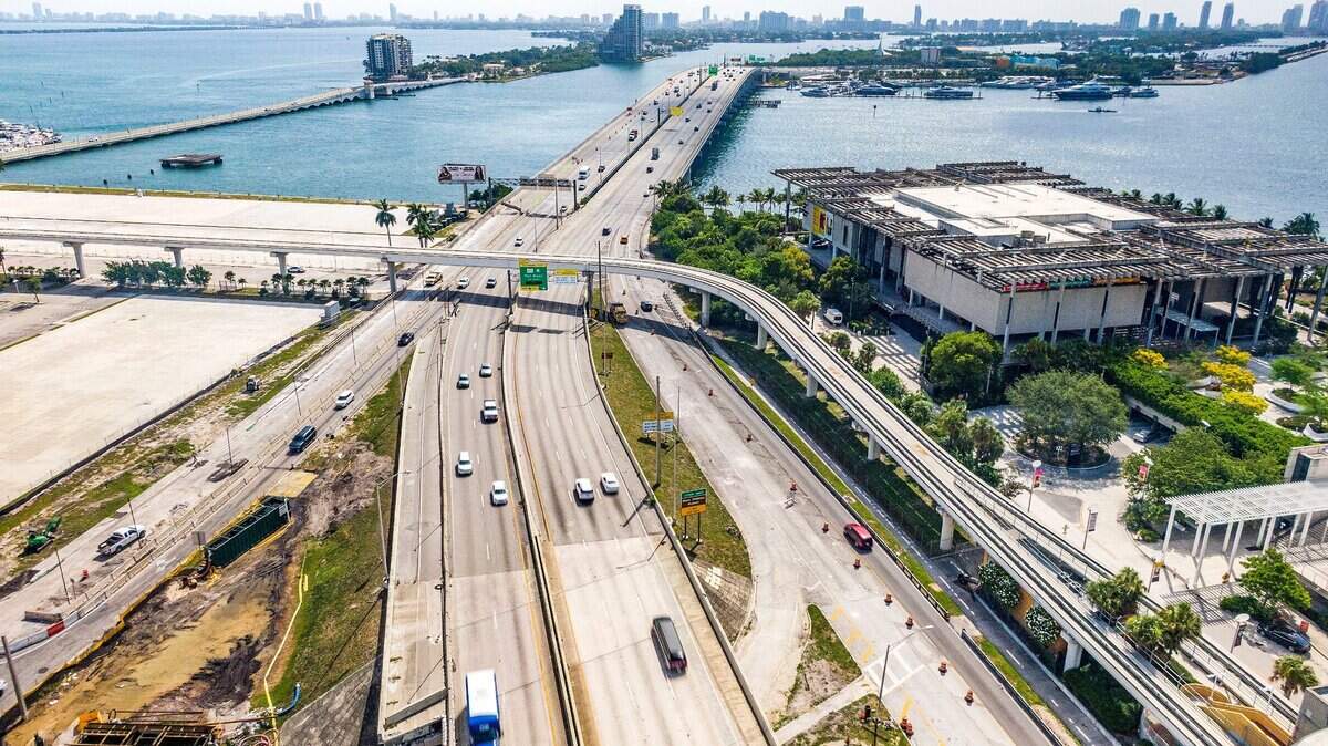 A crash has closed a stretch of the MacArthur Causeway westbound early Tuesday.