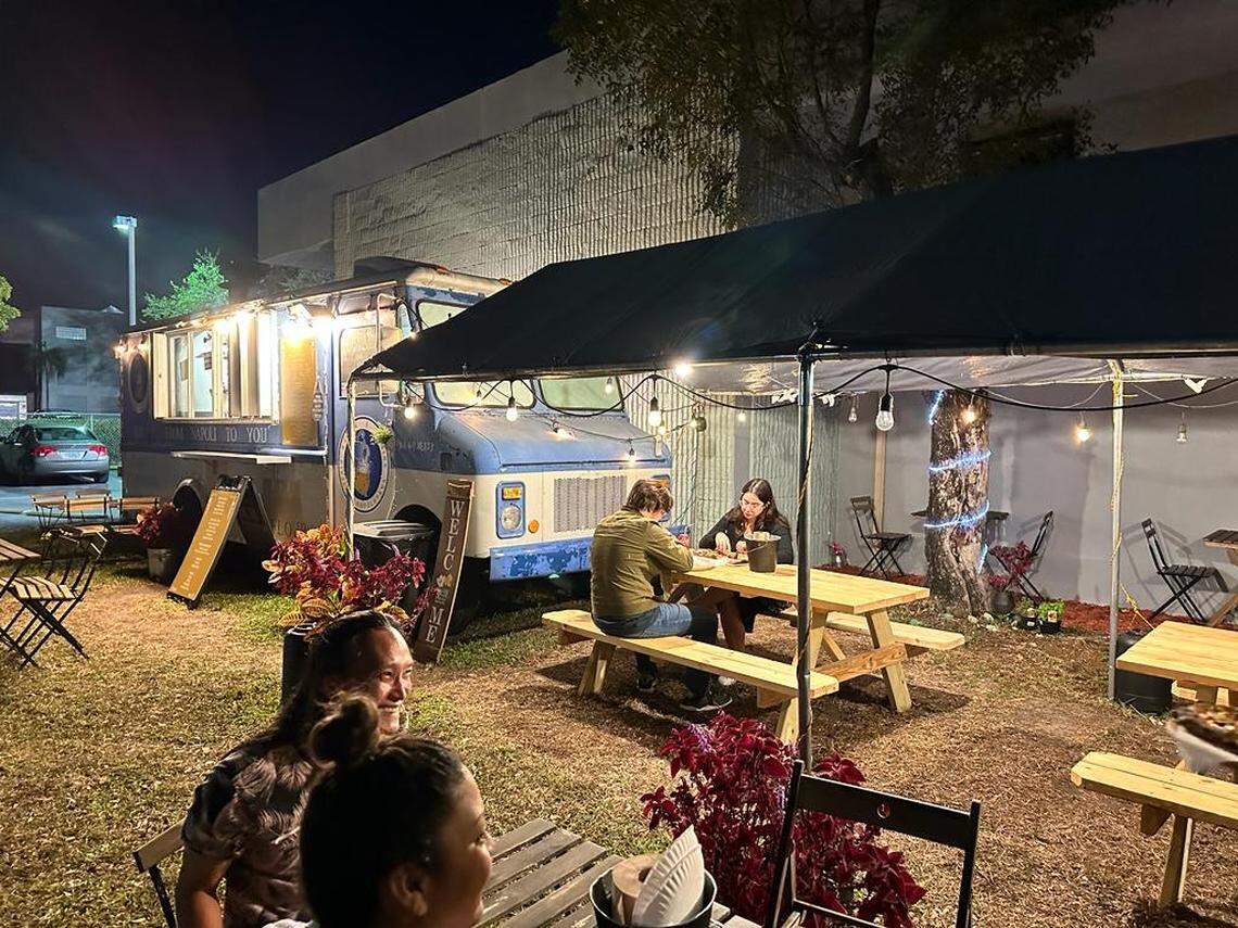 At Acqua E Farina in Kendall, you order at the truck and dine at picnic tables nearby.
