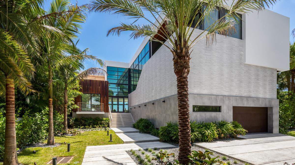 Televisa Studios President Patricio Wills and his wife Adriana Santos bought a waterfront house for $7 million in Miami’s MiMo District.