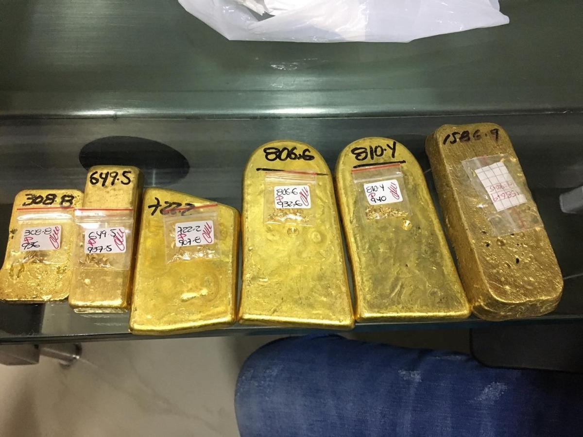 Gold packaged in a ‘compraventa’ (a small gold shop) in Cúcuta, Colombia. Much of the border city’s supply is smuggled from Venezuela.