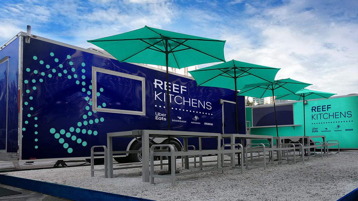 REEF, con sede en Miami, está abriendo cocinas "fantasma" en contenedores de transporte que funcionan con nombres de restaurantes que solo existen en las plataformas de aplicaciones de entrega.