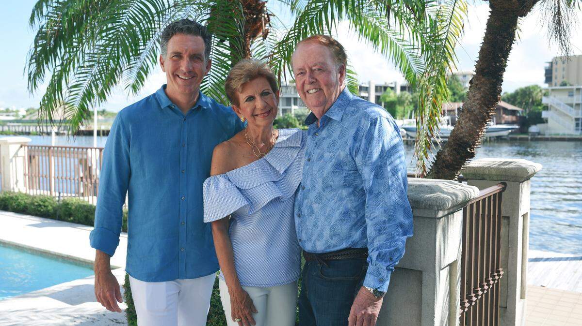 Jim Dunn, right, with wife Anne Marie and son Sean. Dunn and his wife co-founded what would become J.R. Dunn Jewelers in 1969.