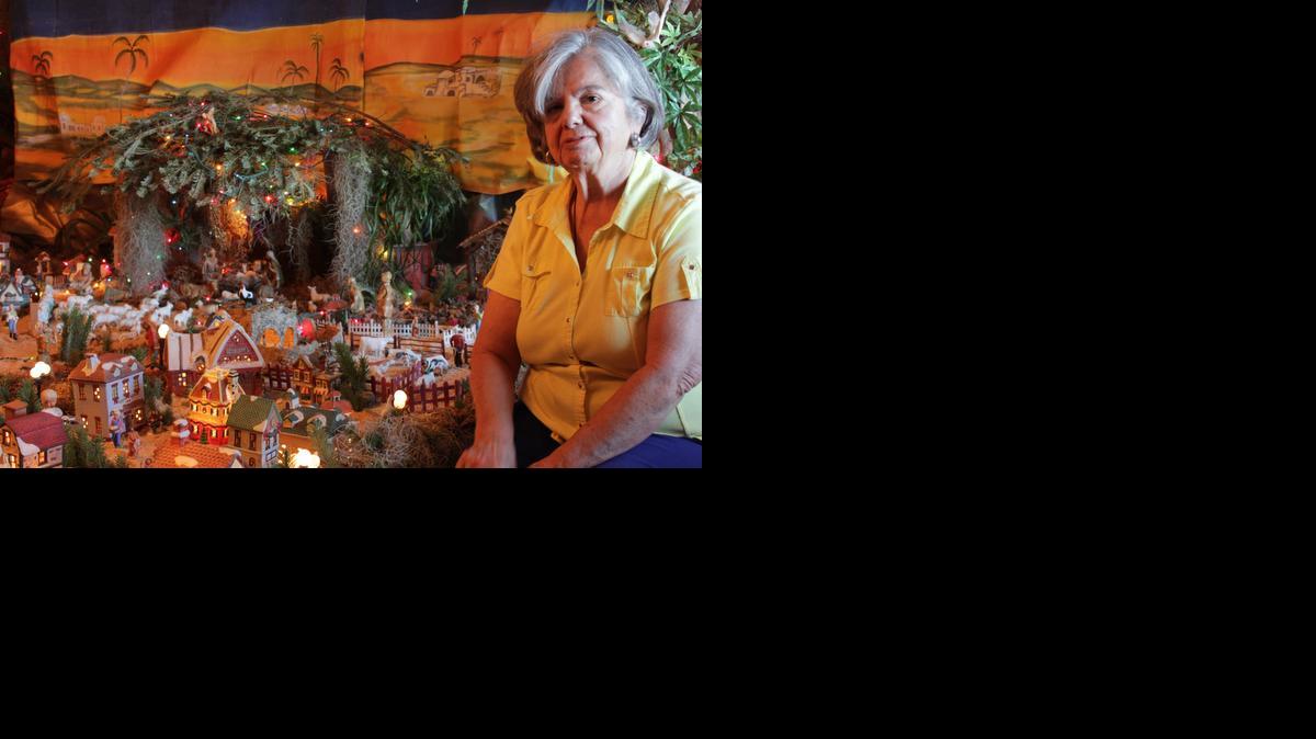 
Dora Puerta has been collecting Christmas figurines for more than 30 years. The 75-year-old Colombian collector has gathered more than 1,000 pieces. 
