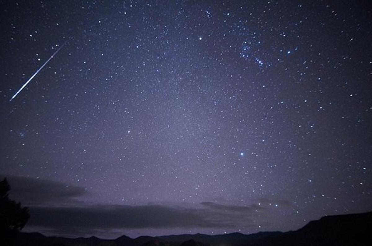 The Orionid Meteor Shower, Oct. 21-22, 2015, radiating from Orion.