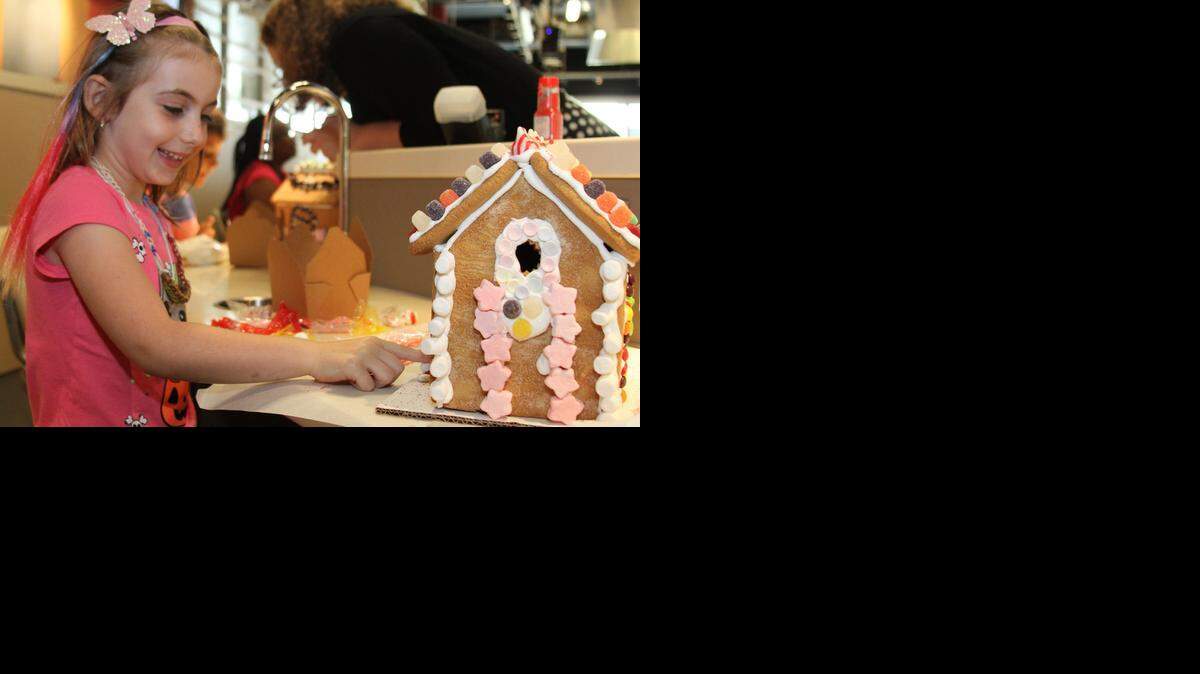 
Miami Culinary Institute at MDC serves up creative fun for little ones with popular gingerbread house decorating holiday class.
