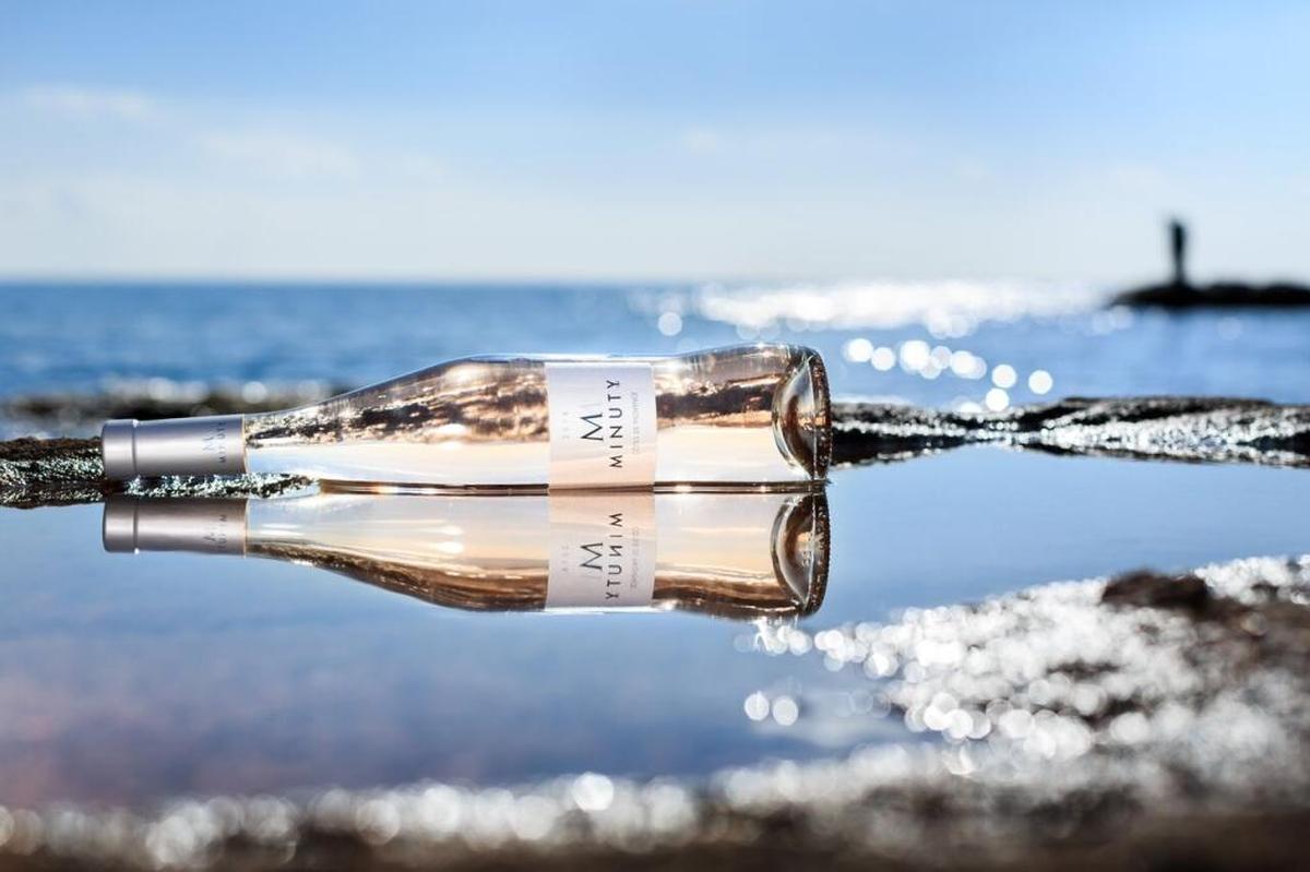 Seriously, have you ever seen a sexier photo of wine than this shot of the dry and delicious M de Minuty rosé?
