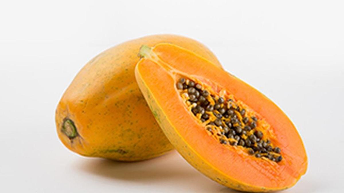 Experts don’t recommend eating papaya seeds to remove intestinal parasites, citing a lack of research.