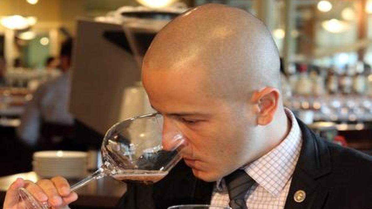 
Luis Mejia: La Mar.
