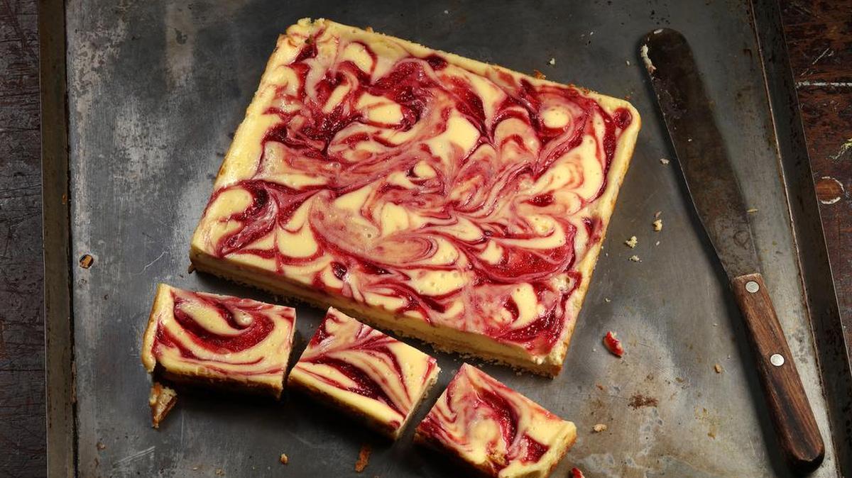 These raspberry cheesecake bars will take you about an hour to make.