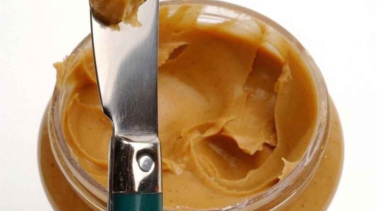 Peanut butter on toast, preferably 1 piece of sprouted grain bread, with fresh fruit (banana or apple wedges) is an excellent low-glycemic snack.