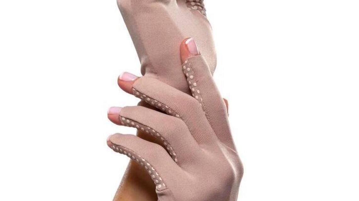 Stocking stuffers that will boost your skin, protect you from the sun’s rays