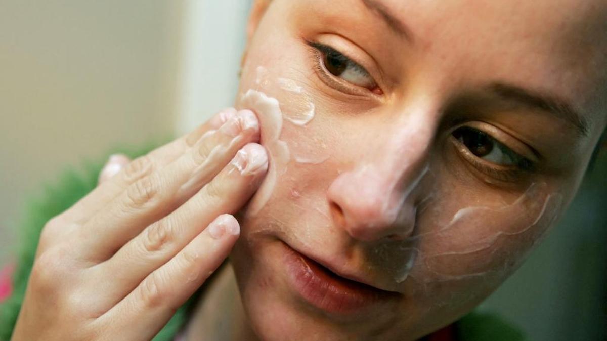 How you apply a skin cream or lotion or gel can affect whether it’s penetrating your skin most efficiently.