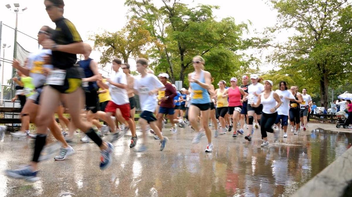 More than 3,000 runners participated in the BlueCross Blue Shield of Florida Turkey Trot 5K/10K at Tropical Park on Thanksgiving Day, 2009.