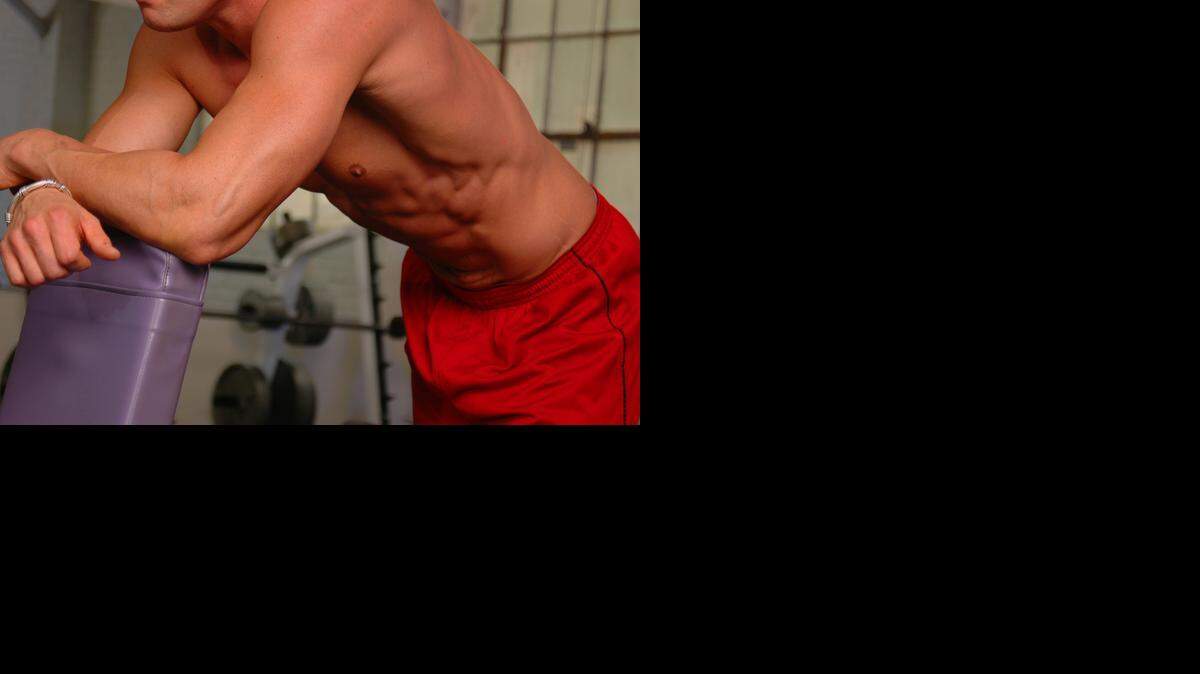 
Building muscle while maintaining a lean physique requires careful monitoring of calories consumed. With just 500 extra calories a day, you can build muscle without adding fat to your waistline.
