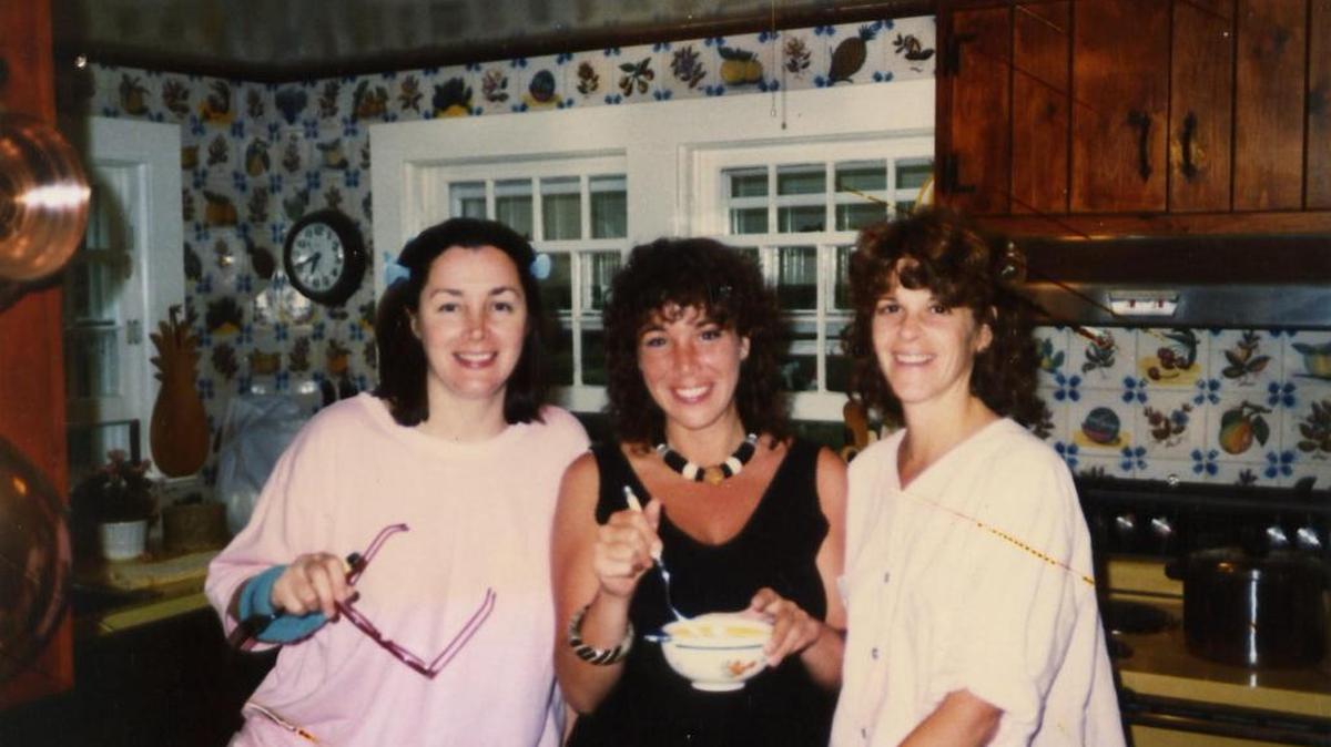 From left to right: Judy Gluklick Levy, Pamela Katz Zakheim and Gilda Radner were tasting ratatouille that the women —then in their 40s — had just made. They were at Gilda’s home in Connecticut in the 1980s.