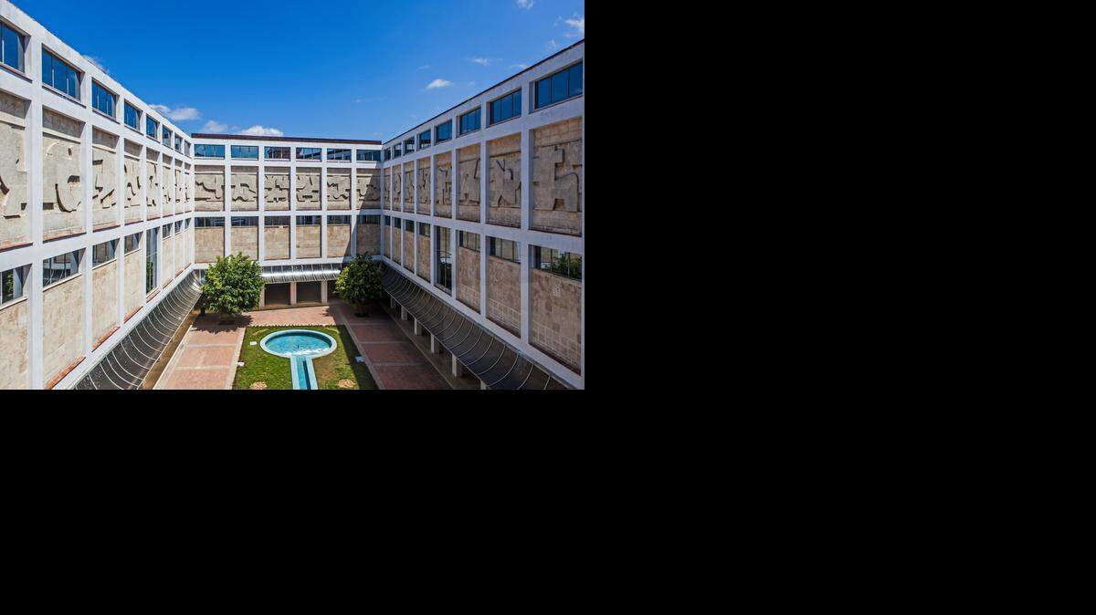 <cutline_leadin>A MUSEUM IN ITSELF:</cutline_leadin> The courtyard of the National Museum of Fine Arts (El Museo Nacional de Bellas Artes), which was designed by Alfonso Rodriguez Pichardo and opened in 1954.