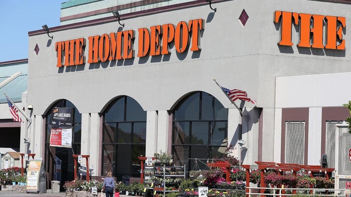 More lighting fixtures sold exclusively at Home Depot have been recalled.
