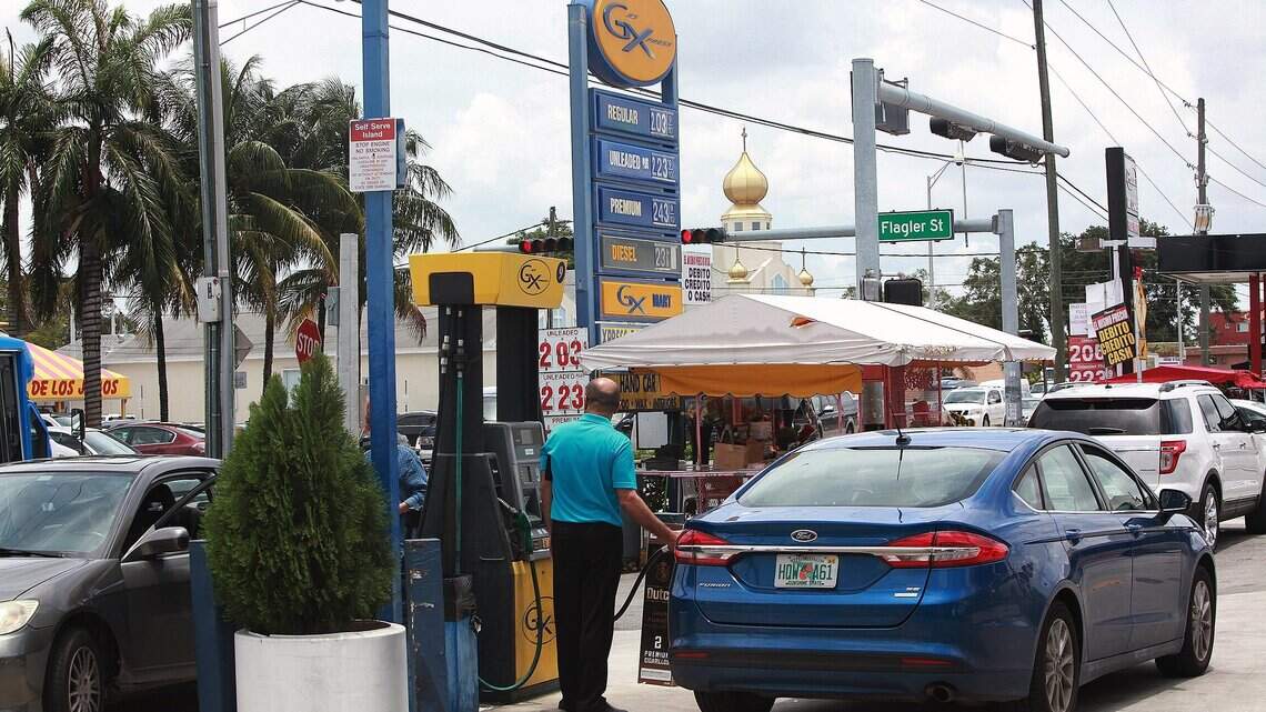 Classic ’00: We’re just a few dinosaurs short of a full tank