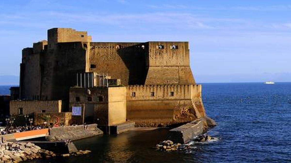 
Castel dell' Ovo, a landmark on the Bay of Naples, is one of the places you can visit for free in Italy's third-largest city. 
