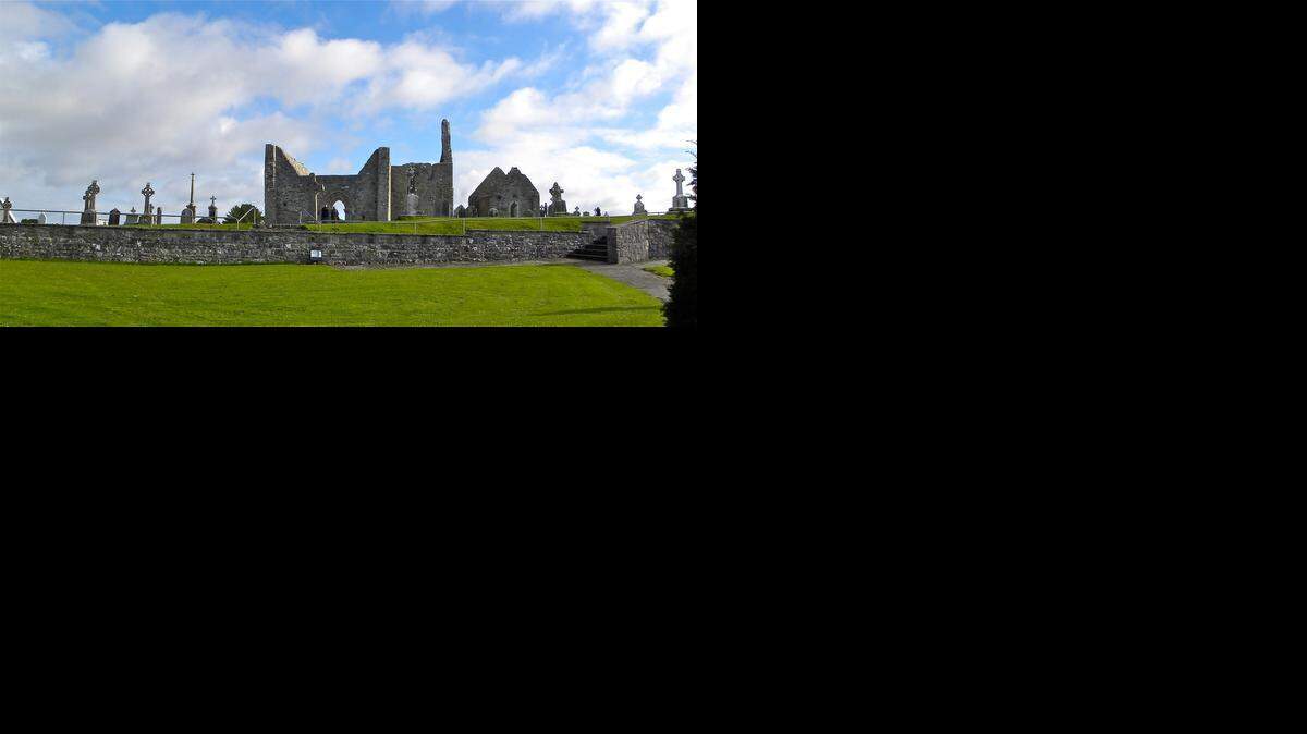 
Kells Priory is a medieval monastic site outside Kilkenny, Ireland, the ruins of stone buildings that may date to the 12th century.
