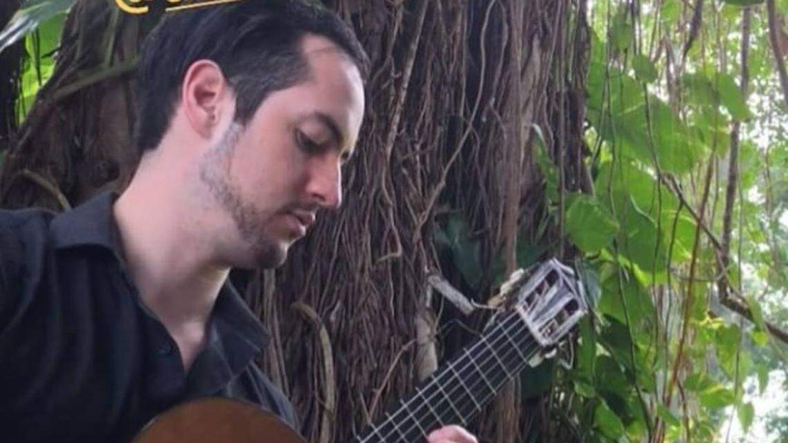 Venezuelan guitarist Aureo Puerta Carreño uses geometry to compose music.