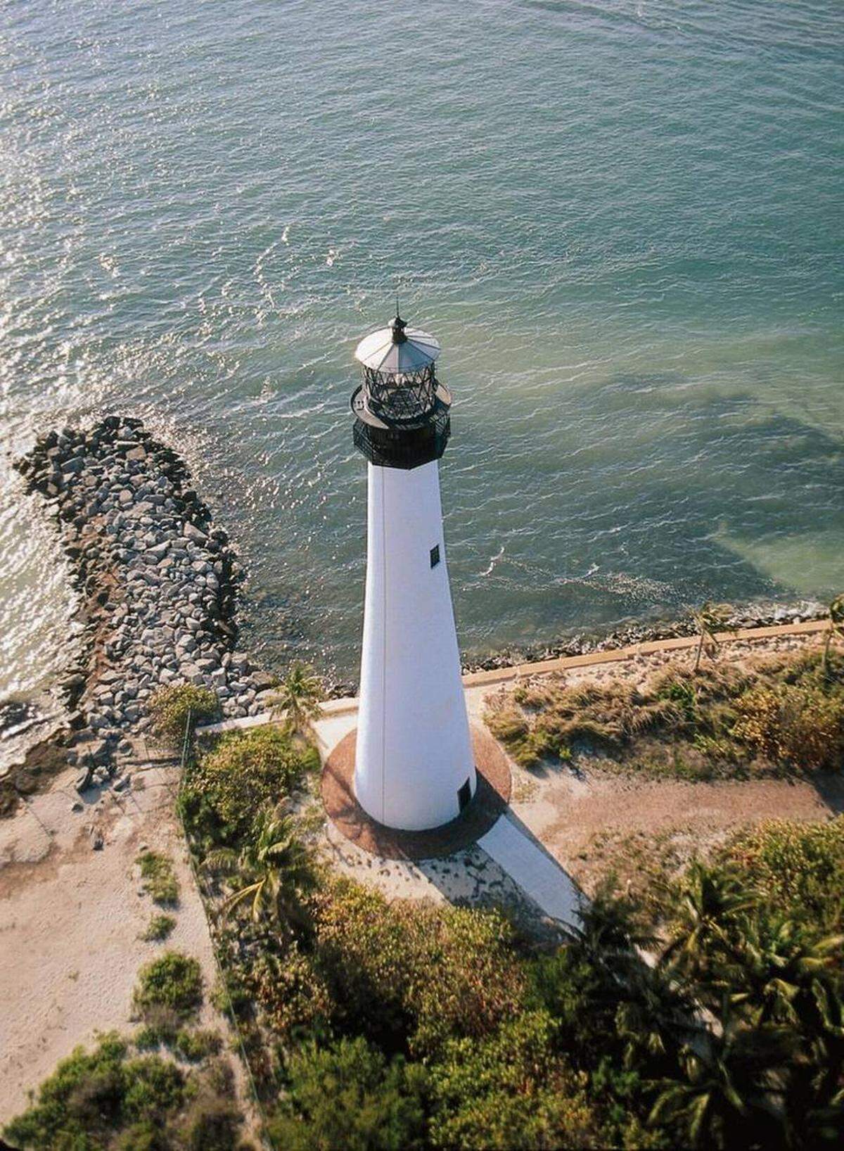Faro en el Cayo Vizcaíno de Miami.