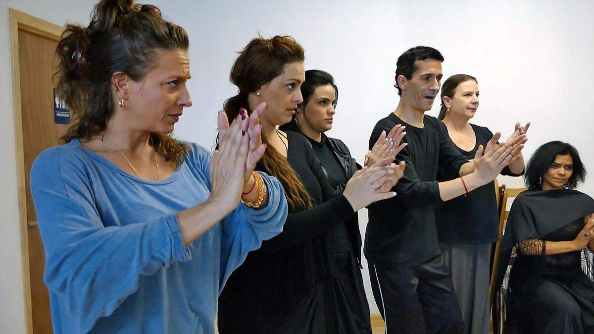 Mayelu Perez, Sandra Bara, Maria Mercedes Perez, Miguel Tellez, Iliza Rosal y Yanela Gomez .