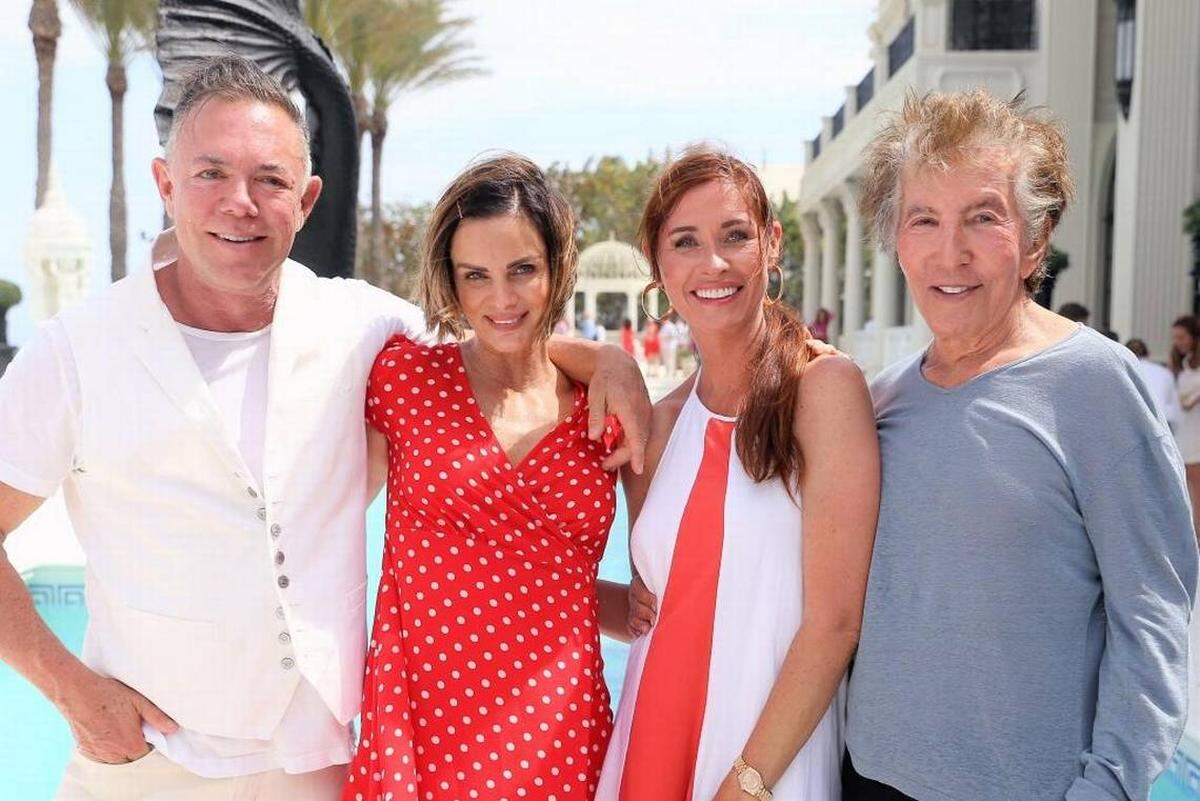 Shareef Malnik y la actriz Gabrielle Anwar con Nancy y Al Malnik.