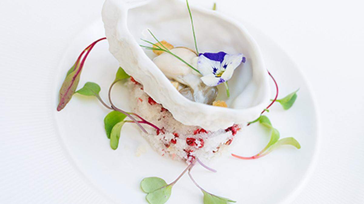 Amuse Bouche l'Huitro Kumamoto 6 - Photo Credit Simply Chic Photography