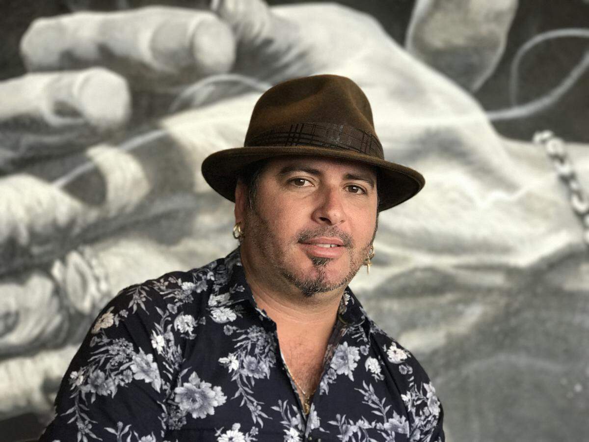 Raúl González, un cubano que canta con ritmos andaluces y reside en Miami, es exponente de una gitanería que trasciende no solo límites culturales, sino también geográficos.