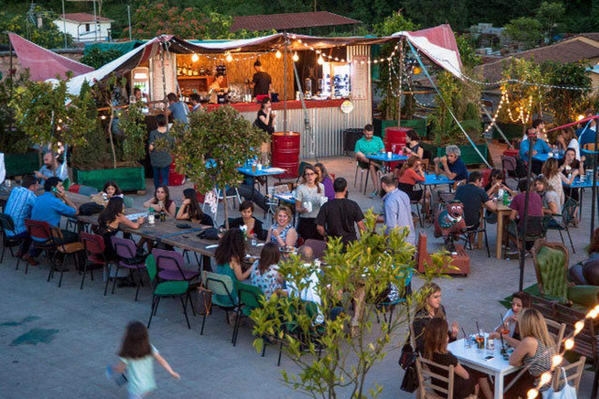 Biscayne Green pop-up park is taking over downtown with some fun programming this weekend.