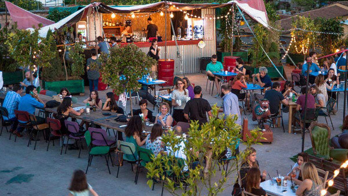 Biscayne Green pop-up park is taking over downtown with some fun programming this weekend.
