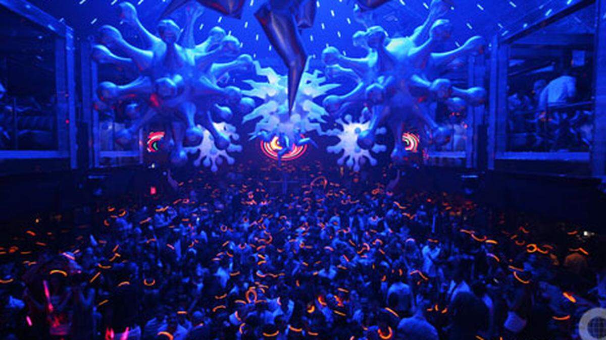 Be a hero who will soon be broke by taking your best friends to LIV for a night they'll be too drunk to remember.