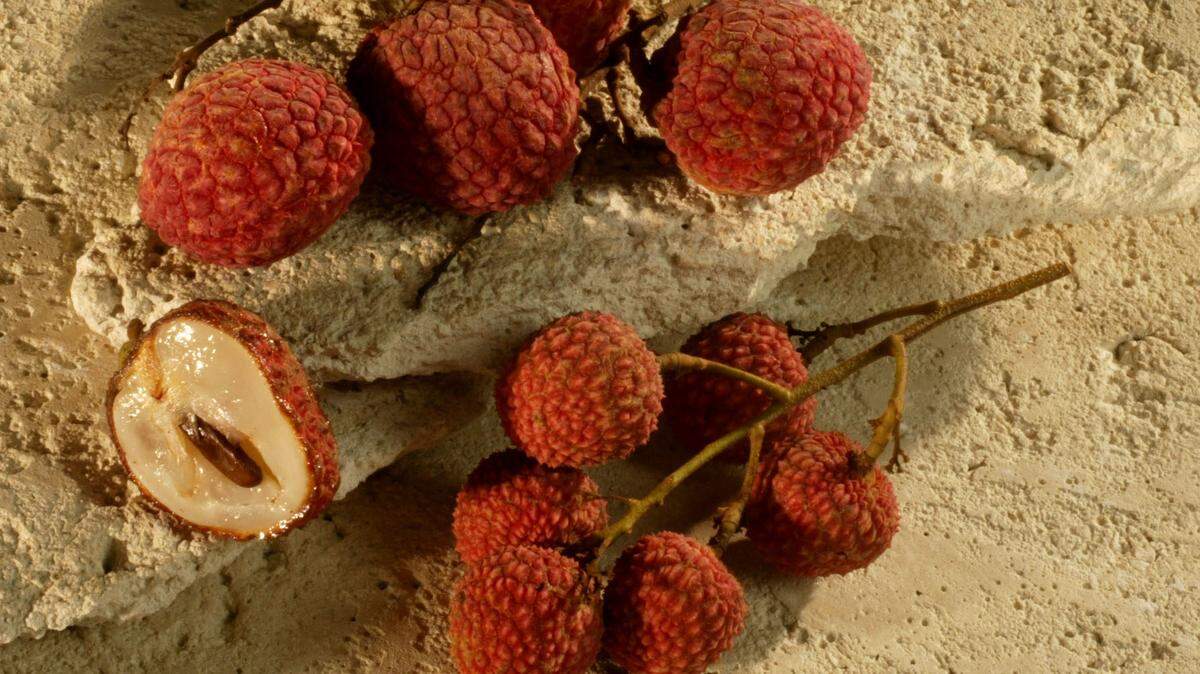 If you see this horrible fruit anywhere, please uproot it and throw it in the garbage.