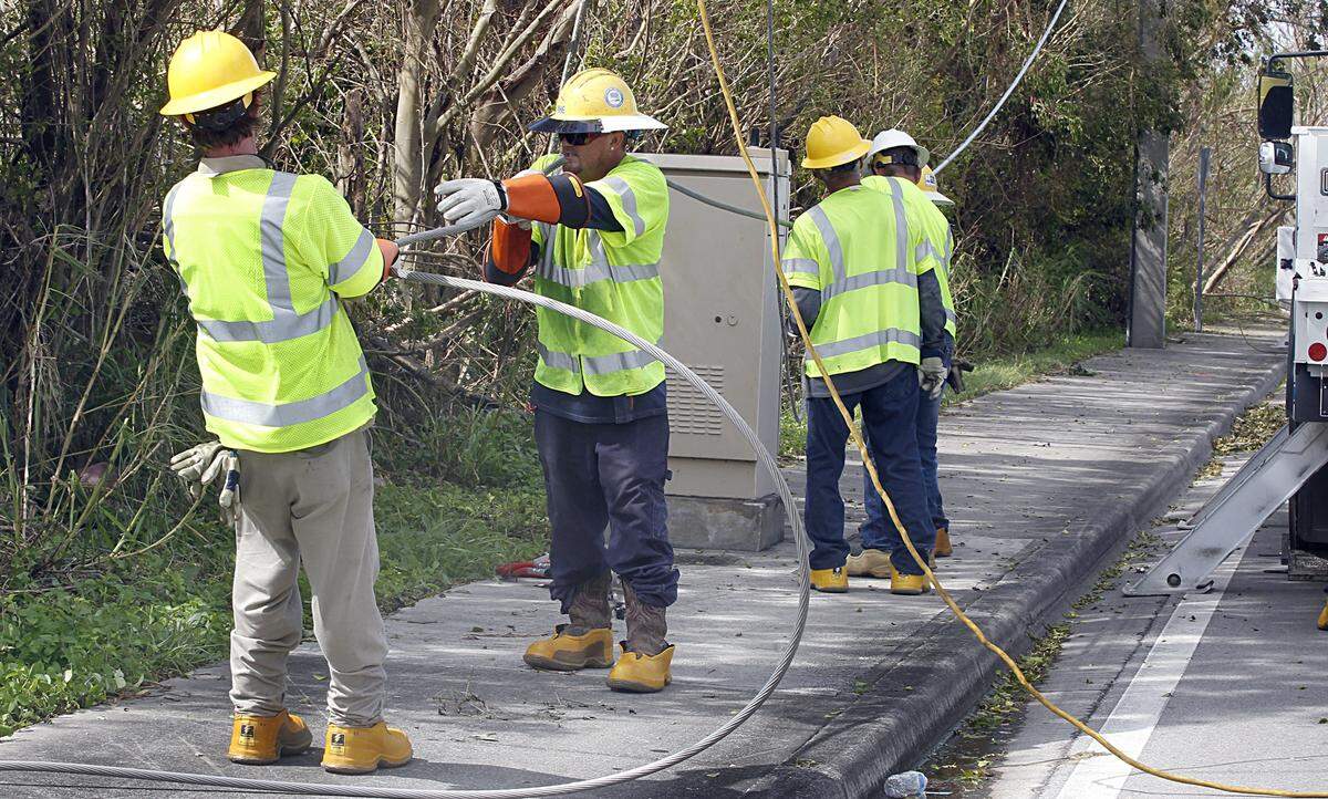 I could watch them fix cables all day.