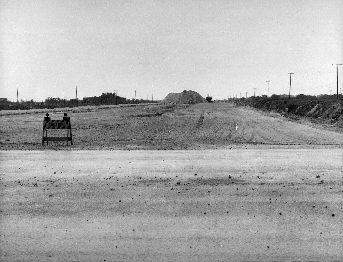 11/12/1957, Bob East/Miami Herald: Palmetto expressway looking North from W 49 St Outside Hialeah.