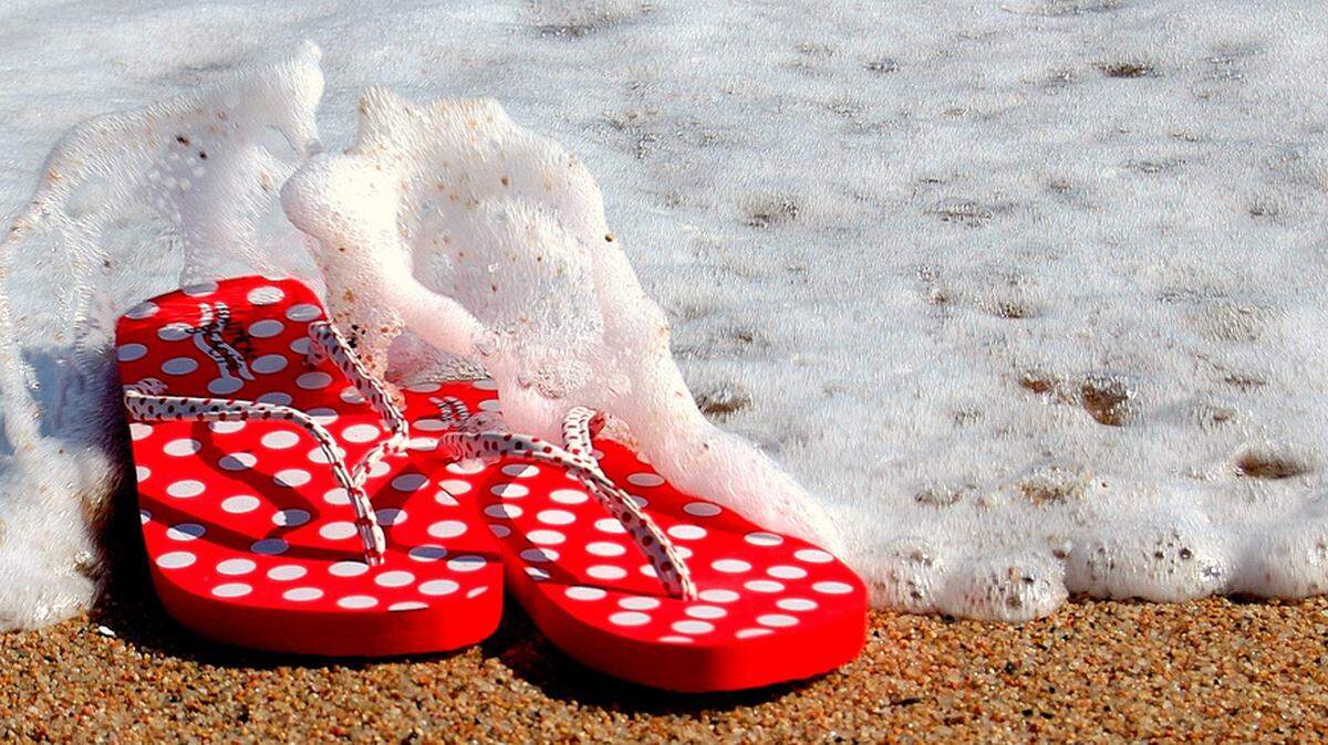 Sure, you can wear flip flops to the beach. But just because we live in Florida, can we wear them everywhere?