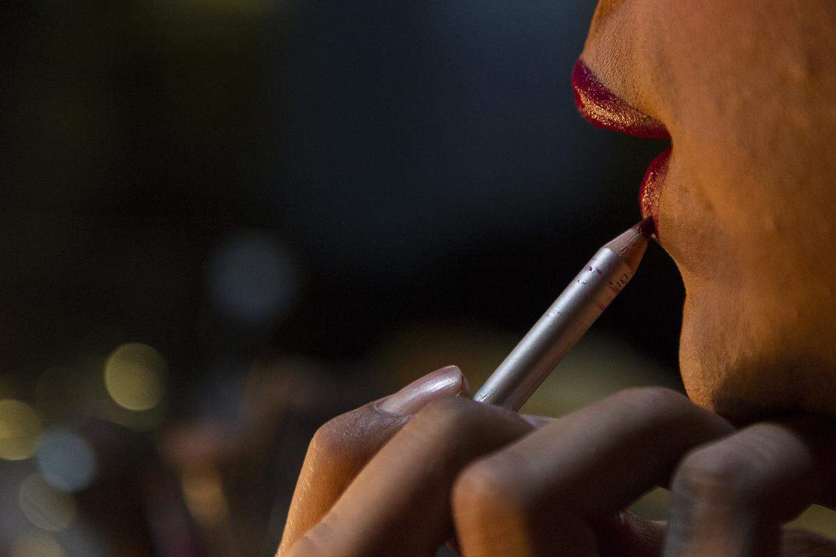 Too much make up? No such thing, says Noel Leon.